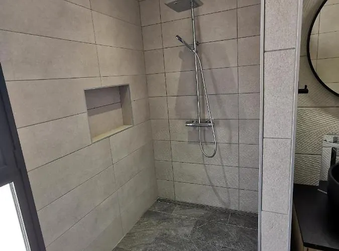As22351 - P3 Au 2eme Et Dernier Etage Dans Neuve En Centre דירה *